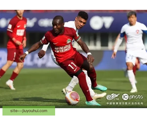 纳萨里奥连续攻破对手球门上演神仙进球秀